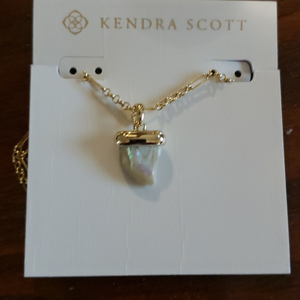 Oleana gold kendra scott necklace